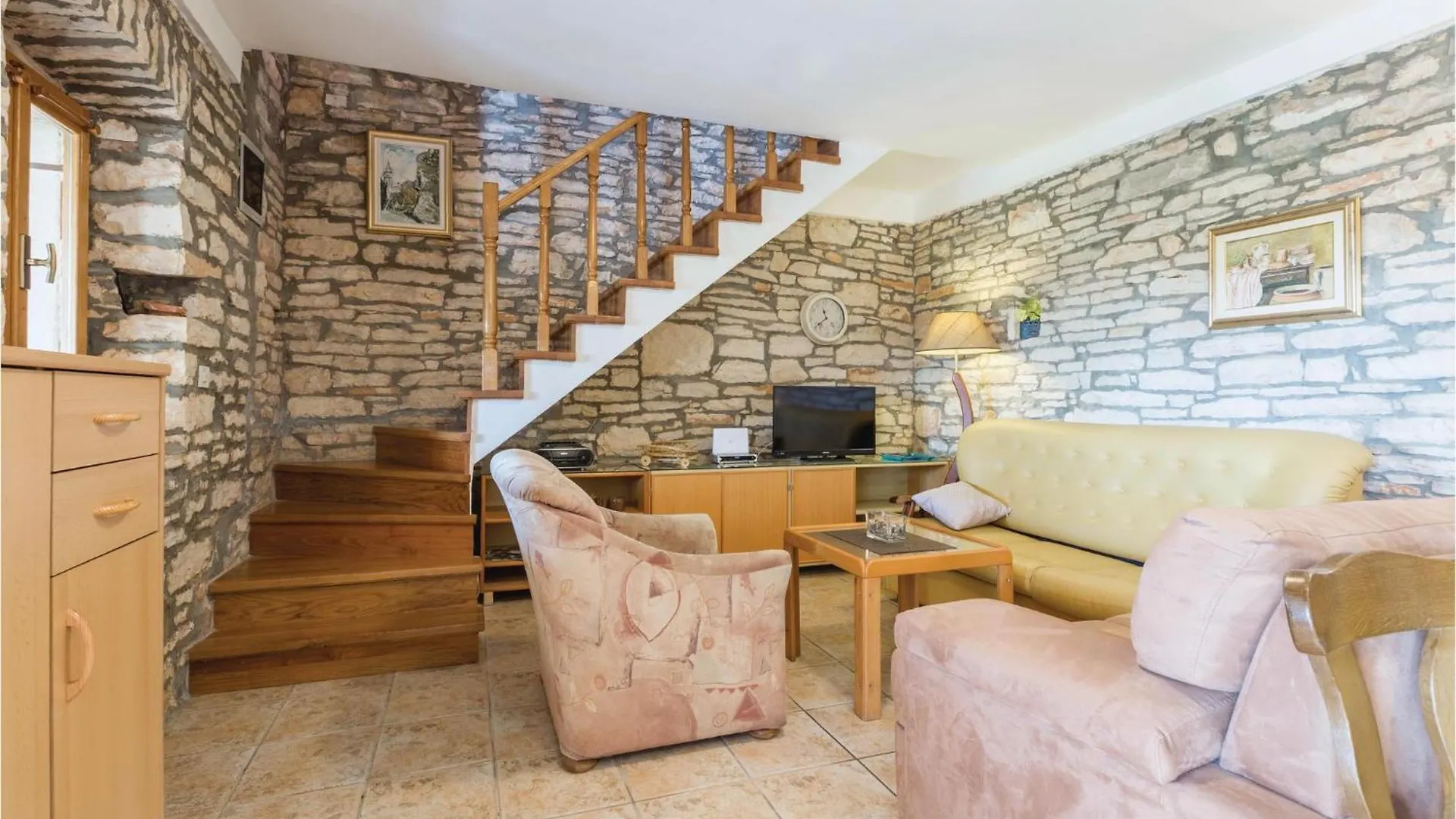 2 Bedroom Gorgeous Home In בוג'ה קרואטיה